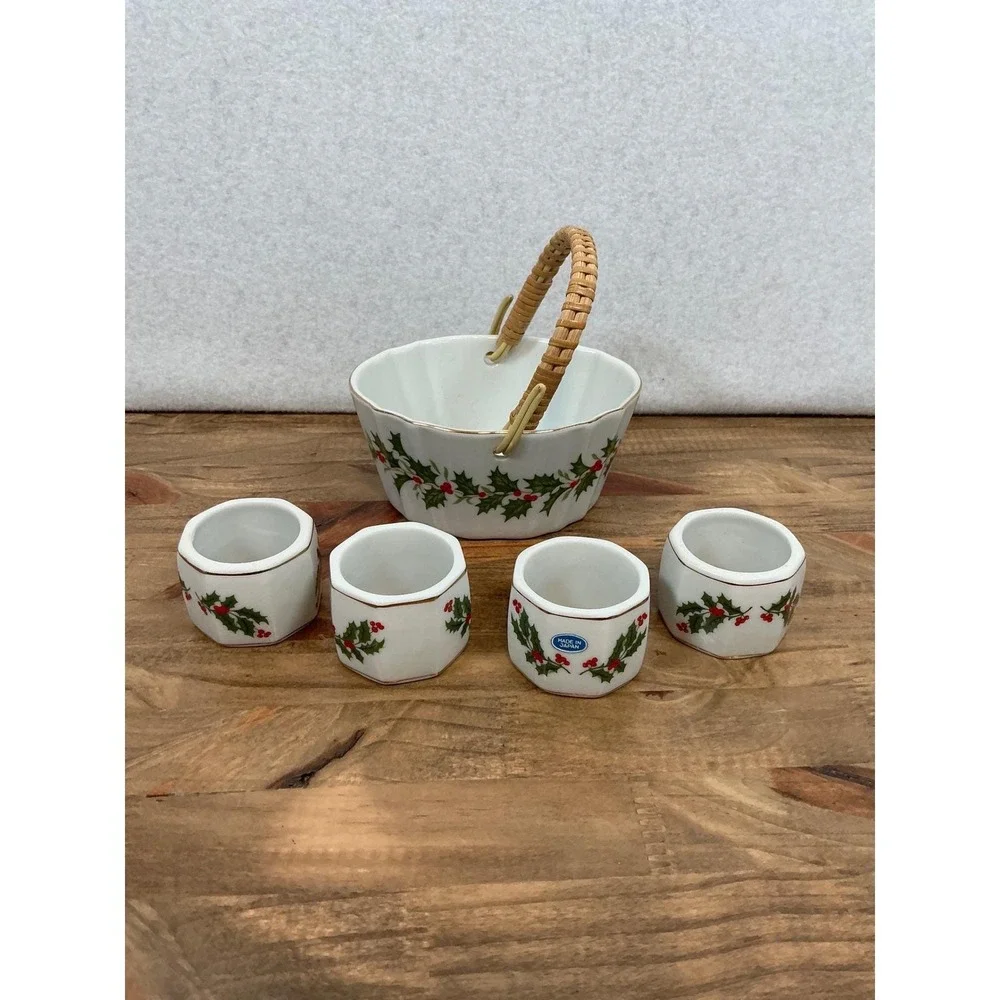 Vintage Christmas Holly Berry Ceramic Basket and 4 NapkinRings Set Made in Japan